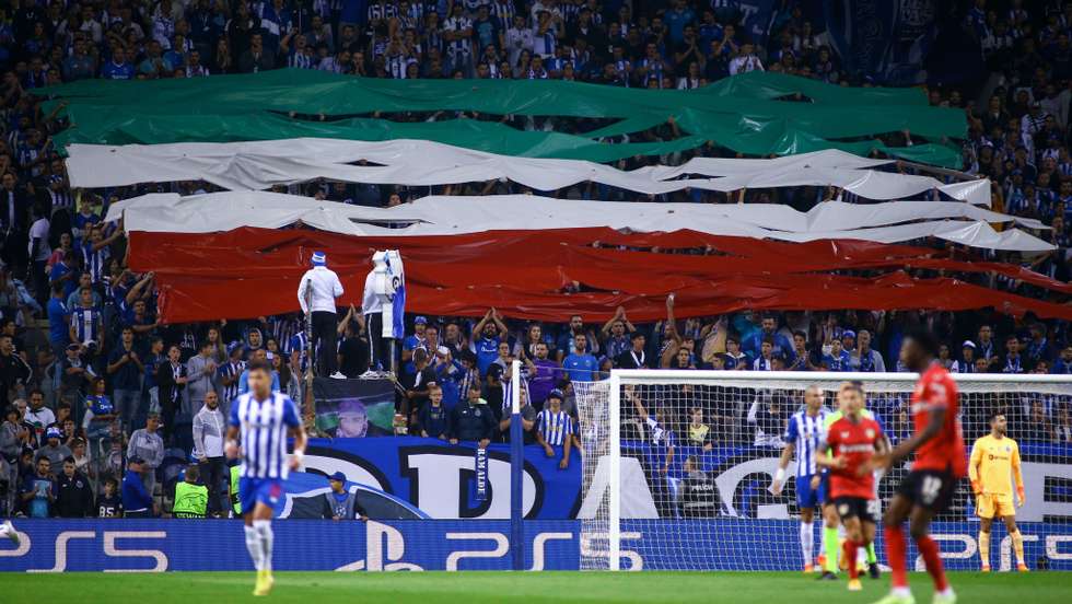 FC Porto v Bayer 04 Leverkusen: Group B - UEFA Champions League