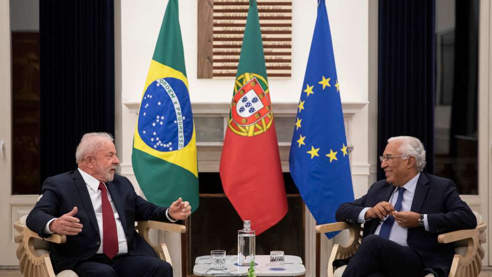 Ao lado de Lula da Silva, em São Bento, Costa foi confrontado com a ida a um jogo da seleção no Qatar.