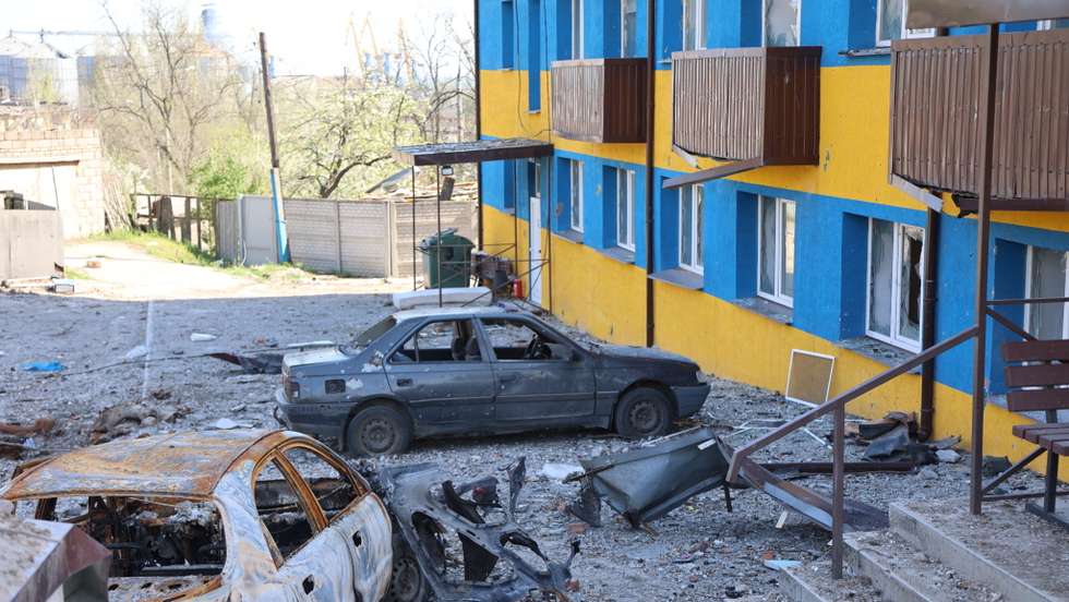 Destruction in Mariupol as Russia continues to attack Ukraine