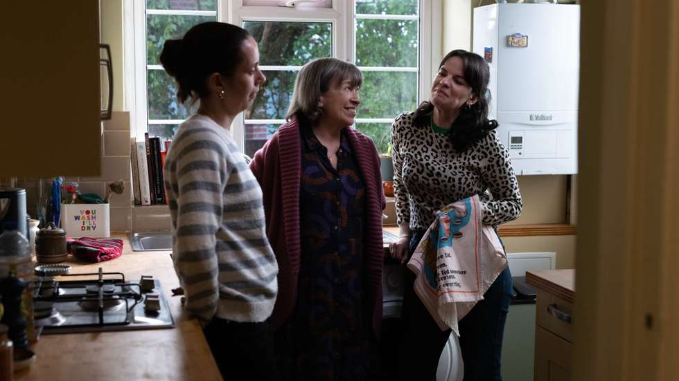 Kate O'Flynn, Marion Bailey e  Alice Bailey Johnson em “Tender Loving Care”