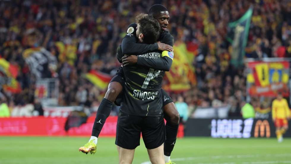 Kvaratskhelia marcou o primeiro golo do jogo ainda na primeira parte