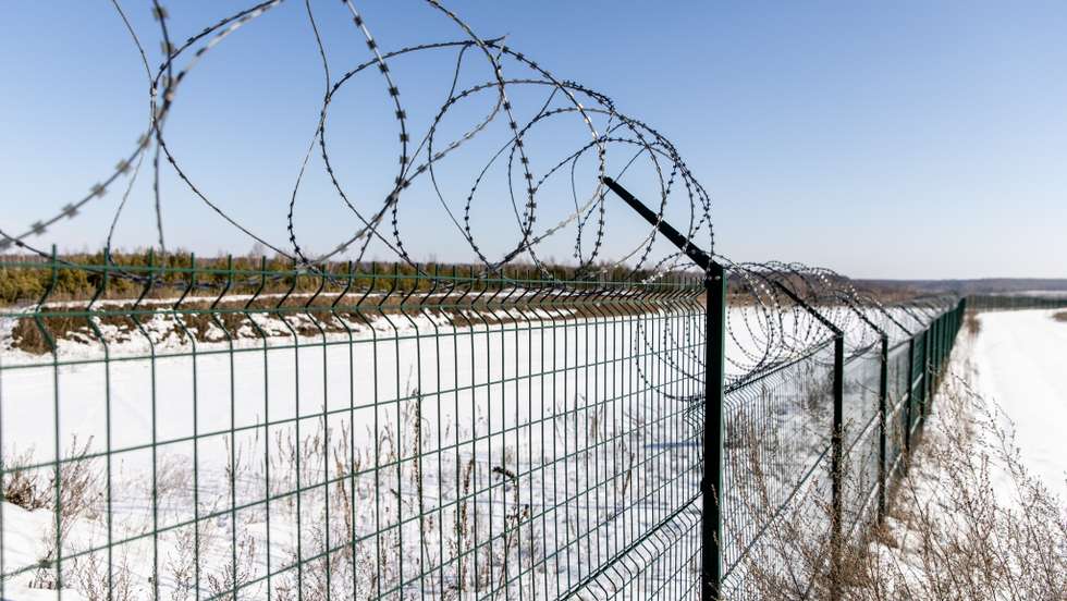 Ukraine Warns Of Encirclement As Russia Conducts Exercises In Belarus