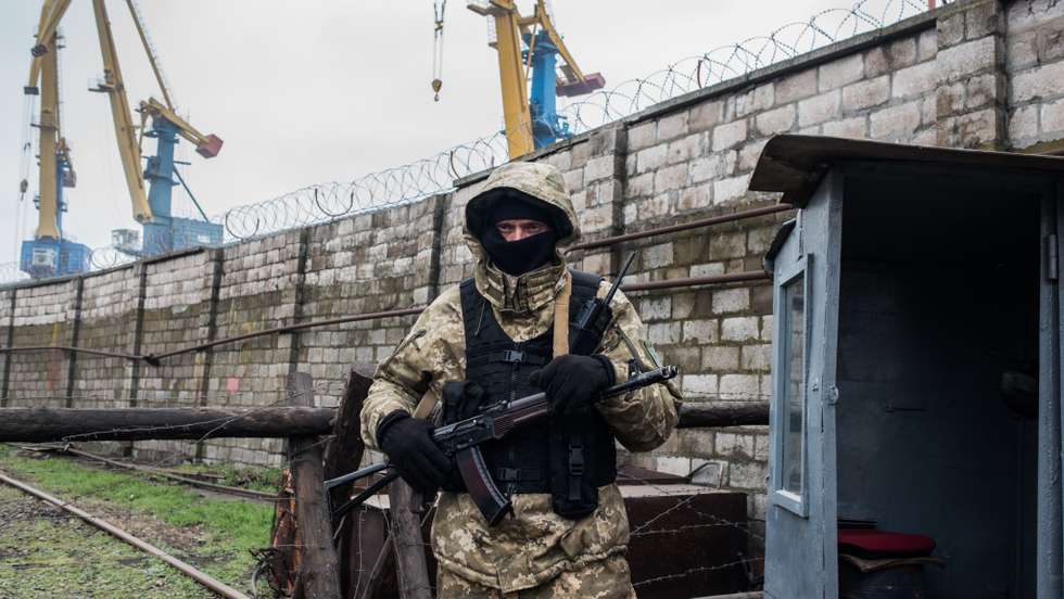 Ukrainian Forces Mobilize Near Mariupol Port Amid Conflict With Russia