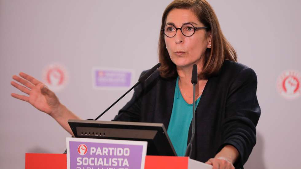 Ana catarina Mendes foi convidada como ministra para encerrar s trabalhos dos deputados da maioria no distrito de Leiria.