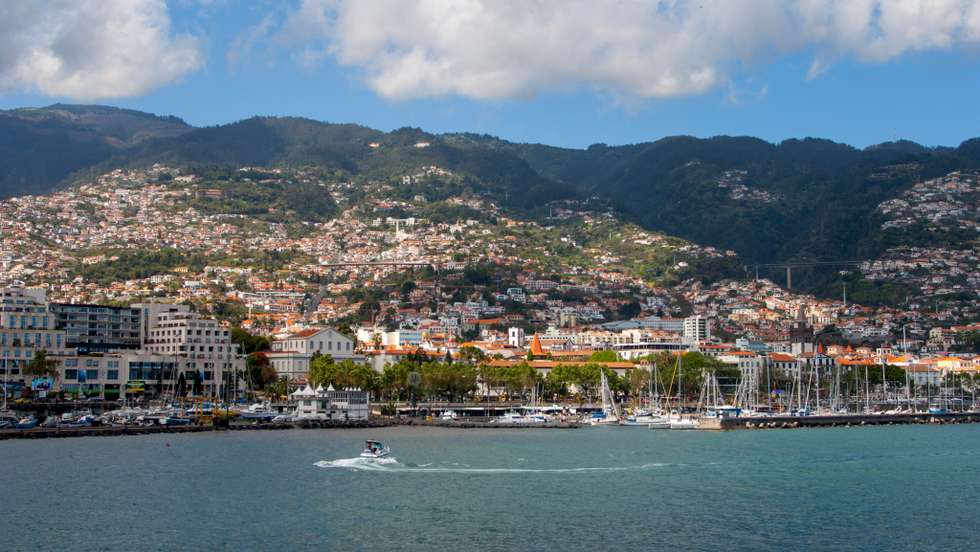 Funchal aprova apoios municipais ao comércio num montante superior a 65 mil euros