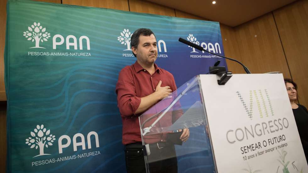 André Silva na última intervenção enquanto porta-voz do PAN, no Congresso que haveria de levar Inês Sousa Real à liderança