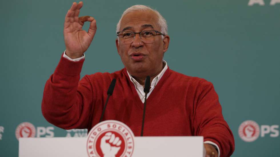 Líder socialista elegeu novo secretariado com 88% e o novo secretário-geral adjunto com 93% dos votos da Comissão Nacional.