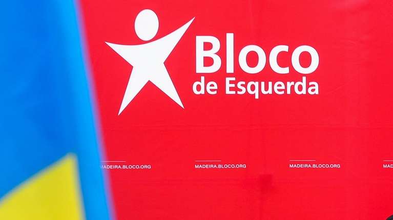 Mariana Mortágua, coordenadora do BE (Bloco Esquerda), intervém esta tarde durante a sessão de encerramento de campanha eleitoral para as eleições Legislativas na Madeira, no centro do Funchal, Madeira, 24 de maio de 2024. HOMEM DE GOUVEIA/LUSA