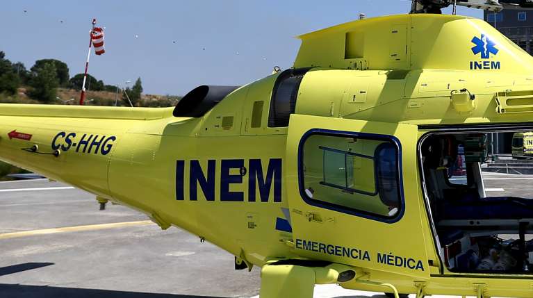 No local encontram-se um total de 29 elementos, apoiados por nove veículos e um helicóptero.