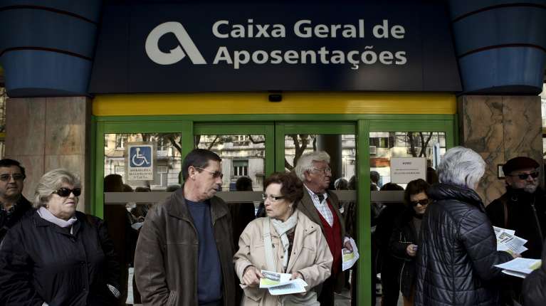 A atribuição de pensões unificadas da segurança social com a Caixa Geral de Aposentações vão ser mais rápidas, promete a ministra