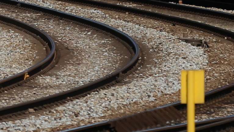 Chegada à estação de Campolide de um comboio da CP de dois andares após reabilitação no Entroncamento, Lisboa, 16 de março de 2021. (ACOMPANHA TEXTO DE 17/03/2021)  MANUEL DE ALMEIDA/LUSA