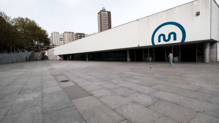 A circulação do metro esteve paralisada nos dois sentidos