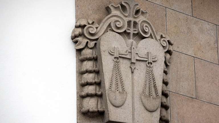O arguido está indiciado pela prática de dois crimes contra duas crianças de 8 e 5 anos