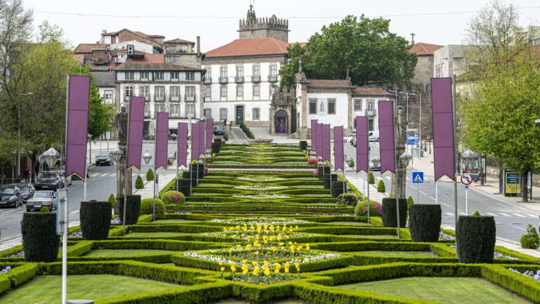 A presença desta infraestrutura, segundo a empresa, poderá também reforçar a projeção internacional de Guimarães enquanto polo tecnológico