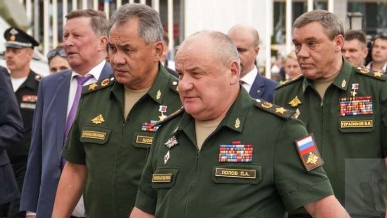 Pavel Popov, ex-vice ministro da Defesa russa, detido por enriquecimento ilícito.