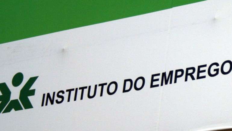 Os desempregados de longa duração diminuíram 9,8%, em relação ao mesmo período do ano anterior