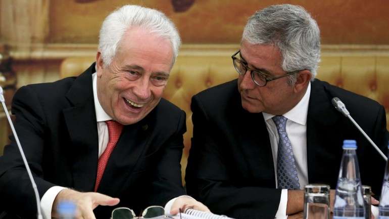 O governador apressou-se a responder às acusações de um jurista sobre os poderes para afastar Salgado