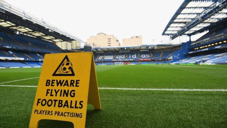 O Chelsea, treinado por José Mourinho, foi o clube que, entre 1 de outubro de 2013 a 30 de setembro deste ano, mais dinheiro gastou no pagamento de comissões a representantes de jogadores: 21 milhões de euros
