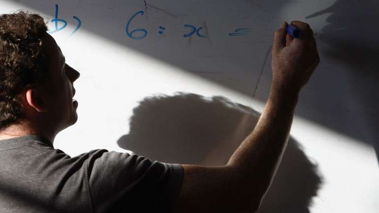 Num universo de 496 escolas com mais de 100 provas realizadas, 301 conseguiram uma nota média nos exames nacionais acima dos 10 valores