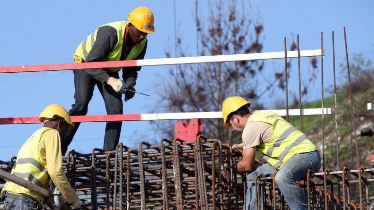 Encerraram atividade 5.800 empresas em 2014