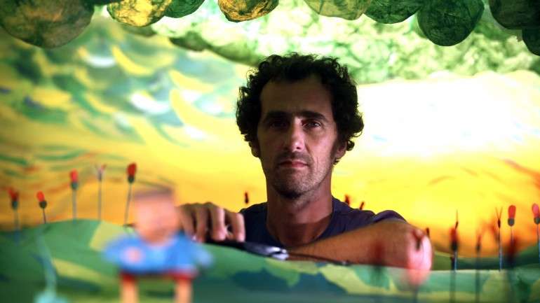 O filme de José Miguel Ribeiro combina imagem real com animação