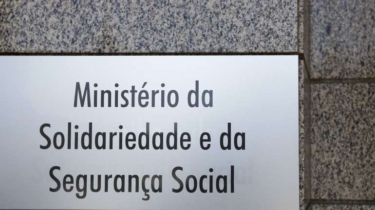 Documento hoje divulgado lembra ainda a exposição ao risco dos fundos de pensões à "incerteza relativamente às melhorias futuras ao nível da mortalidade e da esperança de vida"