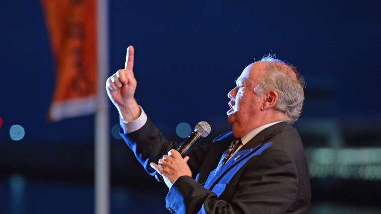 "Quem precisava neste momento de um processo interno, como fez o PS, era o PSD", diz Alberto João Jardim.