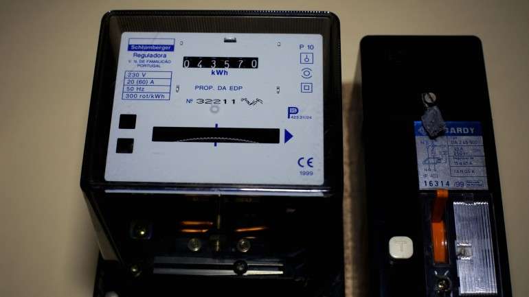 Os contadores inteligentes ajudariam a travar o roubo de eletricidade