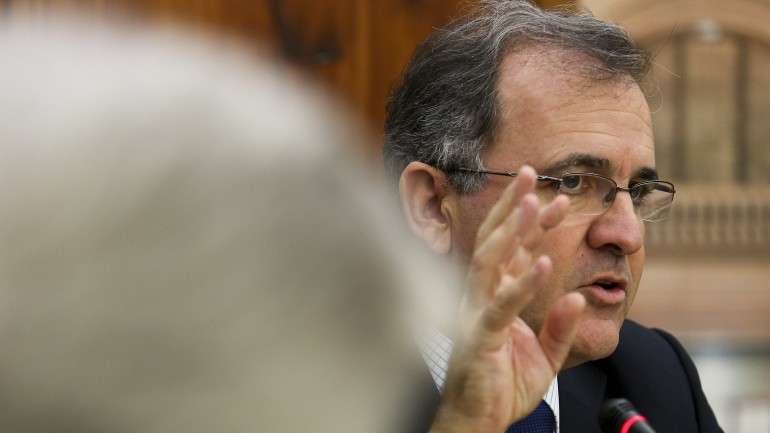 Processo de privatização vai avançar, garante António Pires de Lima