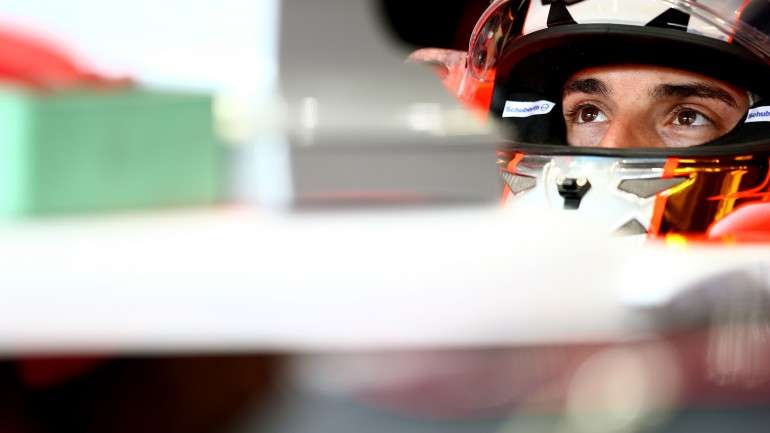 Jules Bianchi está inconsciente (chegou a estar em coma) desde 5 de outubro, dia em que sofreu o acidente no Grande Prémio do Japão que lhe causou uma lesão axonal difusa no cérebro