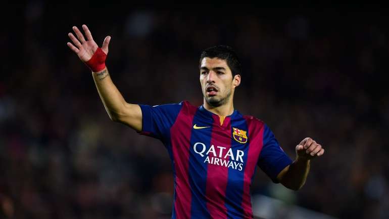 O Barcelona bem pode confiar em Luis Suárez, uruguaio que contratou por 81 milhões de euros ao Liverpool, no último verão: até janeiro de 2016, o clube não poderá inscrever mais jogadores