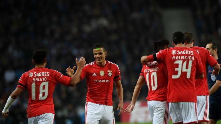 Lima imitou Nuno Gomes e César Brito, avançados que, antes, também marcaram dois golos, para o campeonato, no Estádio do Dragão