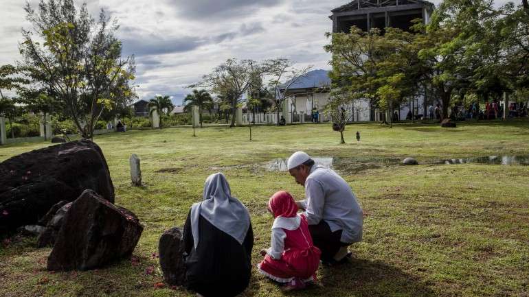 Vítimas do Tsunami homenageadas na Indonésia, e um pouco por todos os países atingidos