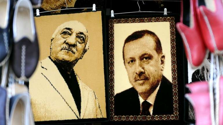 Gulen (à esquerda) já foi aliado do presidente. Encontra-se exilado no estado de Pensilvânia, nos Estados Unidos