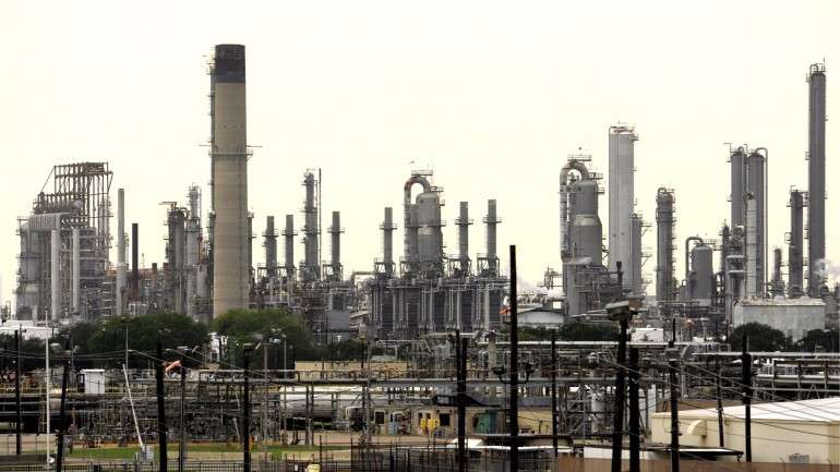 As exportações de petróleo da Nigéria representam 70% da receita do Governo e 95% das exportações