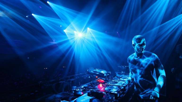 O DJ alemão Ben Klock vai dar seis horas de música no Gare Porto