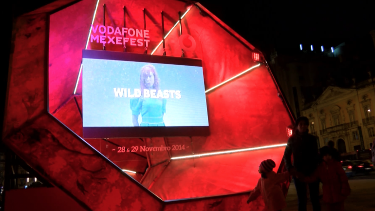 A grafonola gigante instalada na Praça dos Restauradores, durante o Vodafone Mexefest