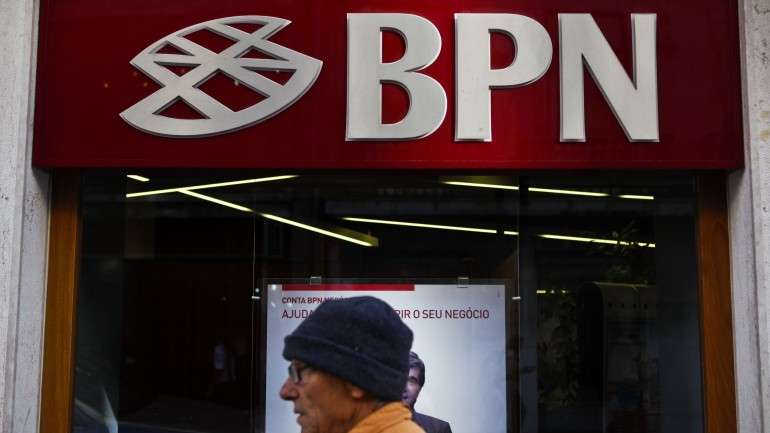 Trabalhadores começaram hoje a ser chamados individualmente para assinar a rescisão contratual