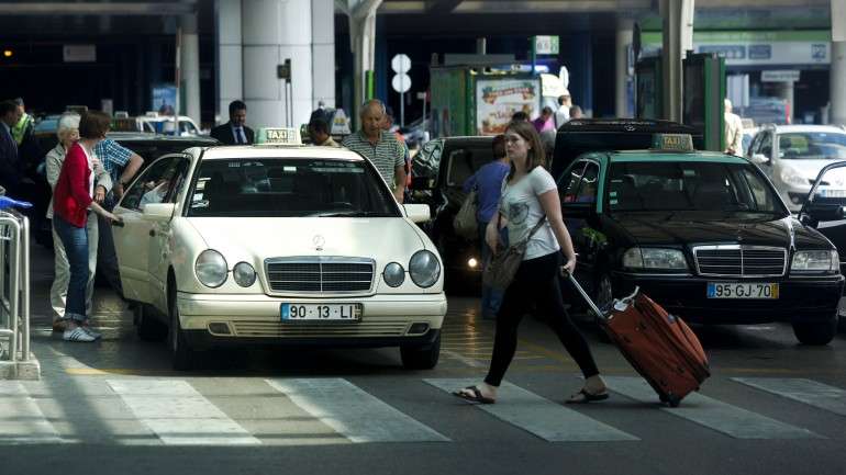 Se a proposta avançar, taxistas vão andar fardados