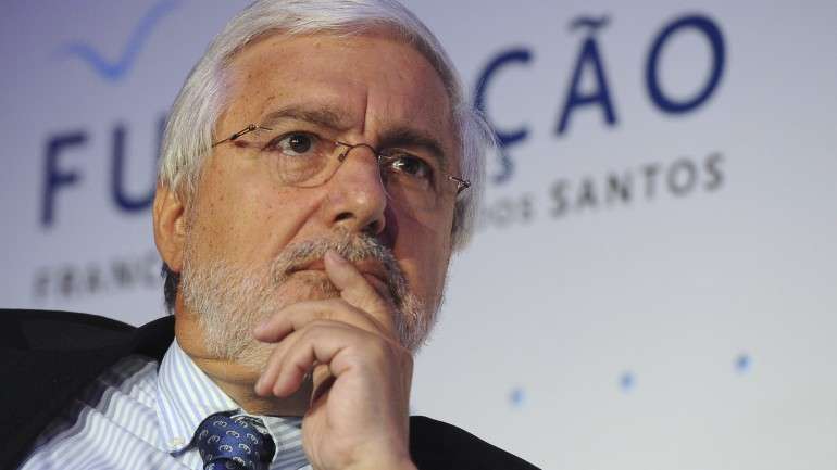 Antigo secretário de Estado de Guterres pede a intervenção de Cavaco para travar fugas de informação