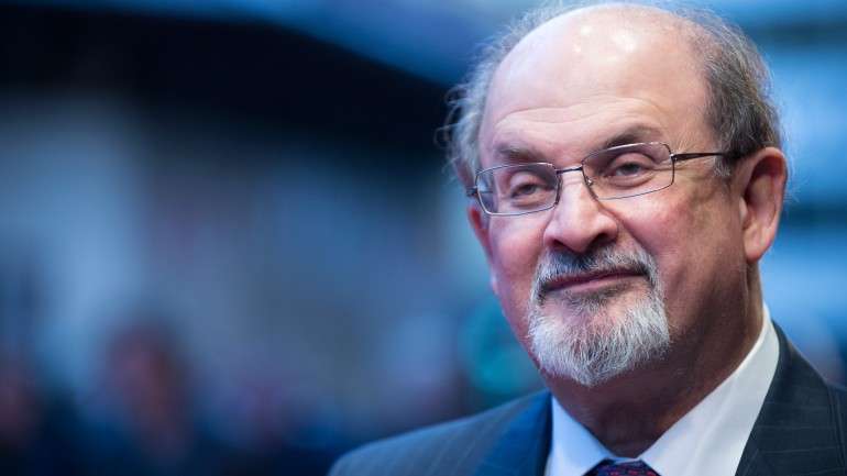 Salman Rushdie é autor do livro "Os Versículos Satânicos"