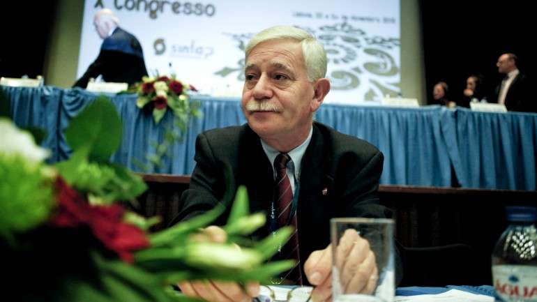 José Abraão vai tentar impedir despedimentos na Segurança Social