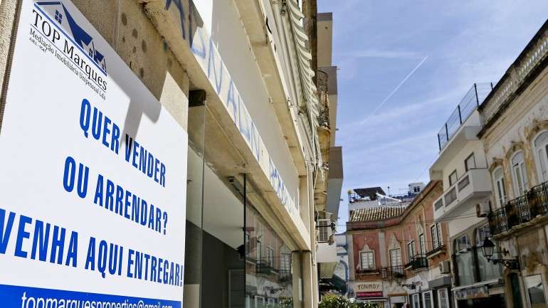 Cruzamento do IRS dos senhorios e inquilinos incide agora sobre o ano de 2014