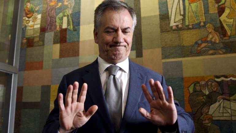 Manuel Godinho está pronunciado por um crime de corrupção ativa, enquanto o outro arguido responde por um crime de corrupção passiva, sete crimes de falsificação de documento agravado e um de fraude fiscal
