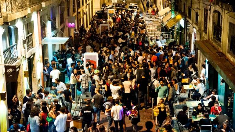 Rua Nova do Carvalho regenerou-se nos últimos anos