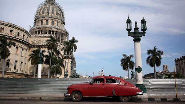 O turismo continua a estar proibido, mas as viagens de negócios e para visitar familiares serão mais facilitadas