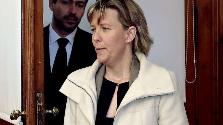 Ministra justificou ainda a criação da carreira especial para técnicos das finanças