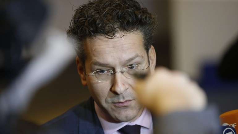 Jeroen Dijsselbloem vai a Grécia para se inteirar do programa económico do novo Governo