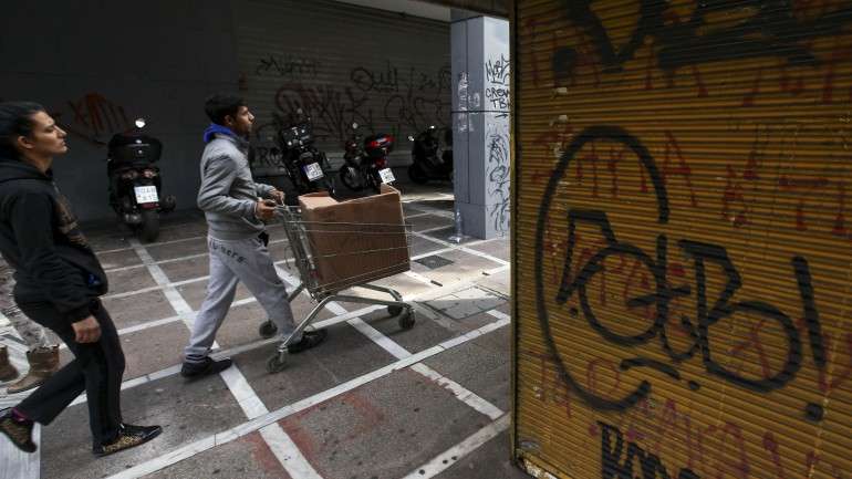 Na Grécia só é possível ter visto de residência através da certidão de emprego