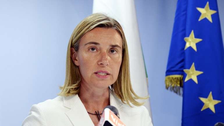 "Temos de melhorar a nossa capacidade de falar árabe, de escrever em árabe e de ouvir as mensagens que nos chegam do mundo árabe", disse Federica Mogherini